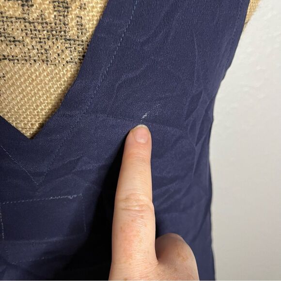 NWT Chaser Size M Navy Blue Silk Basics Vent Back Flounce Tank Lightweight Sheer - Picture 7 of 9